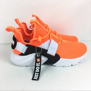 nike air huarache city low orange